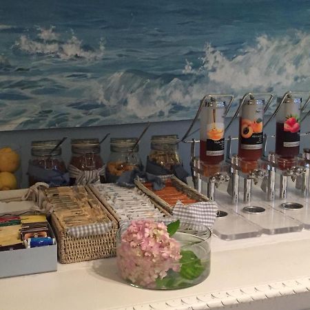 尹佩里亚酒店 马西亚娜马里纳 外观 照片